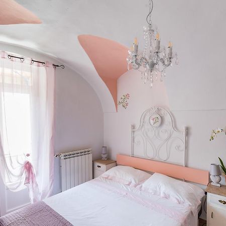 Dussaiga - Camera Delle Rose Dolceacqua Exteriér fotografie